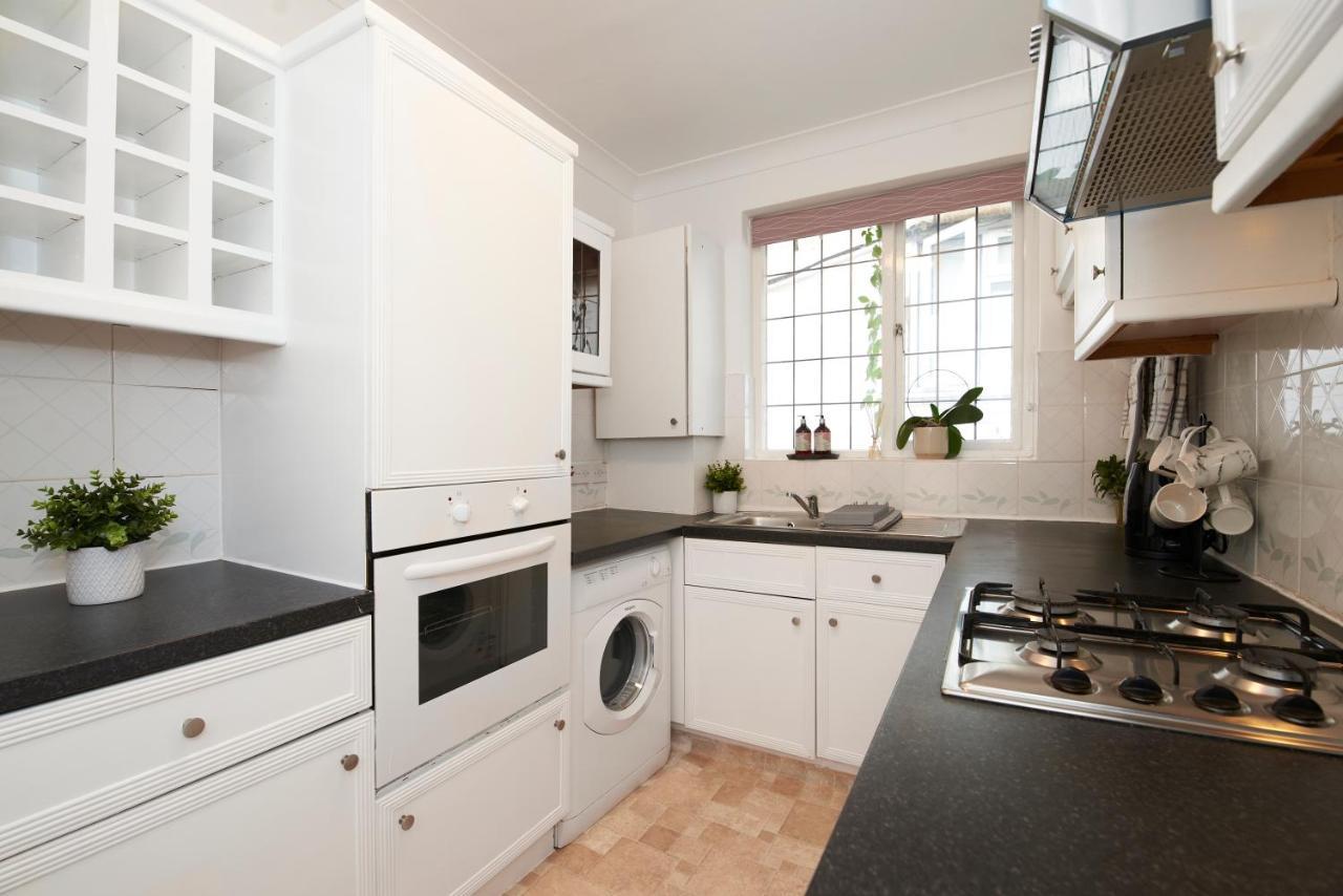 Excellent, Three Bedroom North London Apartment With Free Parking Экстерьер фото